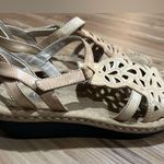 White Mountain Cliffs by  Tan Cutout Leather Sandals Size 8 1/2 Photo 3