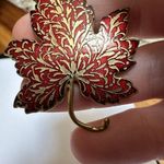 MMA Metropolitan Museum of Art Gold Tone Red Enamel Maple Leaf Pin Brooch 1985 Photo 8
