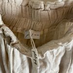 Petal and Pup Hawthorne - Beige
Women's Wide-Leg linen pants size 2 Photo 5