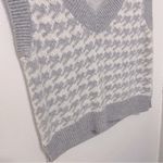 Abercrombie & Fitch Crop Houndstooth V Neck Sweater Vest Photo 3
