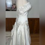 Elegant Essense of Australia Strapless Beaded Satin Wedding Gown! White Size 8 Photo 5