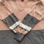 Vince Camuto Colorblock Pink Gray Asymmetric Hem Oversized B-neck Sweater, size M Photo 7