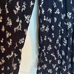 Dark navy and white floral Photo 7