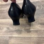 Salvatore Ferragamo  Vintage Italian Leather Pumps Size 8.5 Navy Blue Silver Logo Photo 4