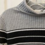 Fashion Bug FINAL MARKDOWN  sweater large Photo 1