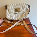 Michael Kors Purse Crossbody Photo 0