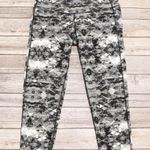 Athleta Cropped Leggings Black White Gray Pattern Photo 1