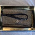 Coach Clutch Wallet Photo 0