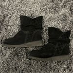 BEARPAW 🍒 BLACK SUEDE MAXINE SLIP ON FAUX FUR LINED BOOTIES SIZE 10🍒 Photo 5