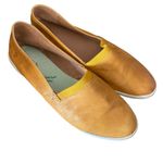 Frye  Flat Yellow Leather Slip-On Shoes Sz 7.5 M Photo 3