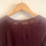 joe's jeans  burgundy linen split neck tee S Photo 4