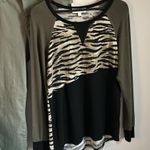 Suzanne Betro New Weekend by Colorblock Animal Print Raglan Long Sleeve Top Photo 6