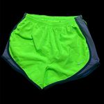 Nike Cute women  green and grey shorts size small Photo 0