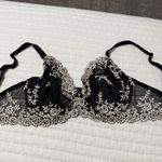 Wacoal  34DD Embrace Lace Black & White Floral Bra Underwire Unlined 65191 Photo 5