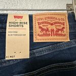 Levi's NWT LEVI’S high rise shorts Women's Blue Denim Shorts size 4 Photo 3