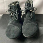 Toms  WO SIZE 8.5 BLACK WEDGE SHOES LACE UP PRINTED PATTERN INSIDE CLEAN Photo 4