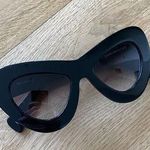 Sunday Somewhere Sunglasses in Black Photo 0