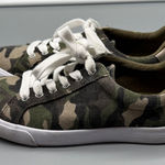 Nine West Camo Canvas Lace Up Low Top Sneakers Women's Size 7M Photo 0