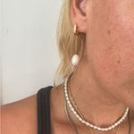 Pearl drop huggies Gold Photo 4