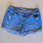 Old Navy  Boyfriend Denim Mid-Rise Ripped Jean Shorts - Size 14 Photo 15