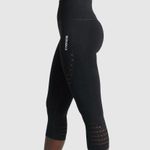 Gym Shark Cropped Leggings Photo 2