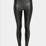 Wilfred Aritzia  Free Hi Waist Pullon Vegan Leather Black Leggings Q1 Photo 3