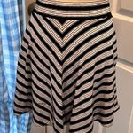 Loft black and white skirt elastic waist band with pockets size XXS Photo 1