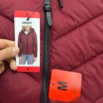 DKNY NWT  Women's Burgundy puffer Jacket with Hood Photo 2