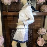 VINTAGE WHITE BROCADE WITH BLUE ACCENTS ASIAN Photo 4