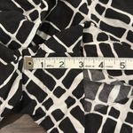 Escapada Evereve  Flowy Elastic Waist Shorts Sz M Photo 4