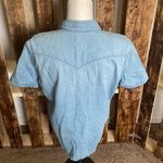 Levi's Levi’s shirt jacket woman’s blue standard short sleeve shirt Sz Med Photo 12