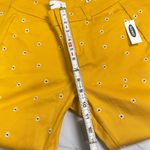 Old Navy NWT Pixie Yellow Daisy Floral Embroidered ankle pant size 6 Photo 5