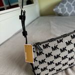 Michael Kors  y2k nylon leather strap shoulder bag in black monogram jet set Photo 5