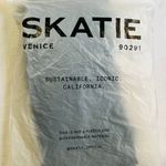 Skatie ALEXIS TEE - BLACK Photo 3