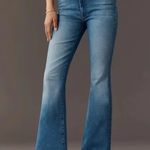 MOTHER Weekender Fray Jeans in Meet Cute Size 28 Blue Photo 0