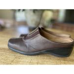 Naturalizer  Womens Allia Brown Leather Clogs Slip on Mules Slides Size 8.5M Photo 2