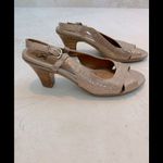 Ladies Soffit Beige/Gold Sling back Shoes sz 7 Gold Photo 4