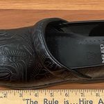 Dansko 906020202 Professional Clog Black Tooled Leather Clogs Size 39 8.5-9US Photo 8
