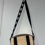 UGG  Janey II Clear Sheepskin BEIGE Crossbody bag Photo 3