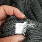 Daisy Fuentes  Cable knit sweater Photo 6