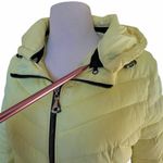 Butter Yellow Down Puffer Jacket Size 44 Quilted Form Fitting Detachable Hood Yellow Photo 4