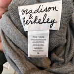 Madison & Berkeley  Sweater Top‎ nwt Photo 3