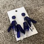 H&M  flower statement earrings. Photo 0