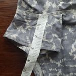 Vuori  Women's Gray Leopard Chic Casual Outdoor Workout Athleisure Shorts Size S Photo 6