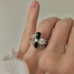 Boutique Black Silver Rhinestone Flower Ring “Trudie” Glam Classic Dark Femme Beautiful Jewelry Photo 2