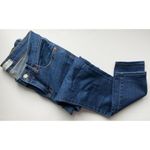 Madewell  • 8" Skinny Jeans in Quincy Wash Photo 6