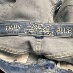 NWT Daily Blue Women's Hype Classic Cropped Jeans Size 27 Distressed Denim Photo 3