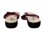 Minnetonka TITLE
Silverthorne Red Leather Thong Sandals Women’s 8 | Western Photo 4