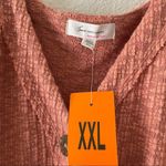 Two by Vince Camuto Textured Knit V Photo 2