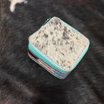 Cowhide Jewelry Travel Case Blue Photo 1